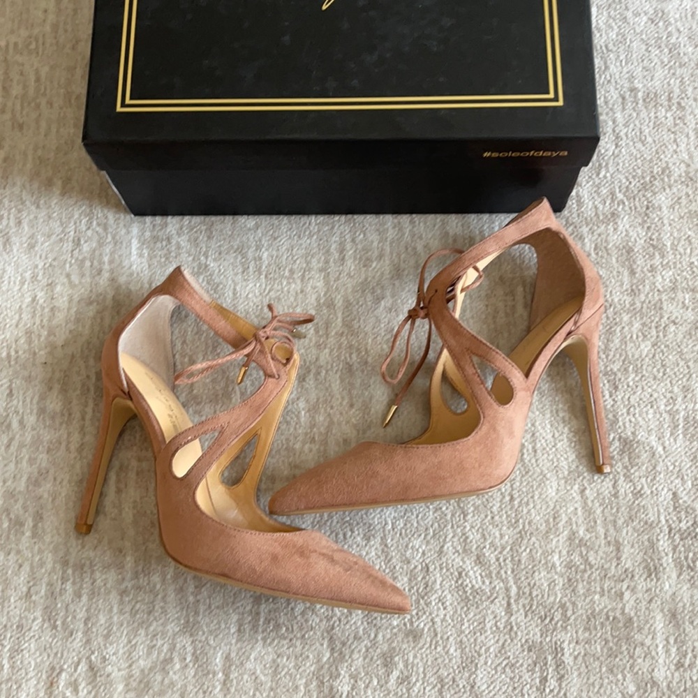 Daya by Zendaya Size 8 heels